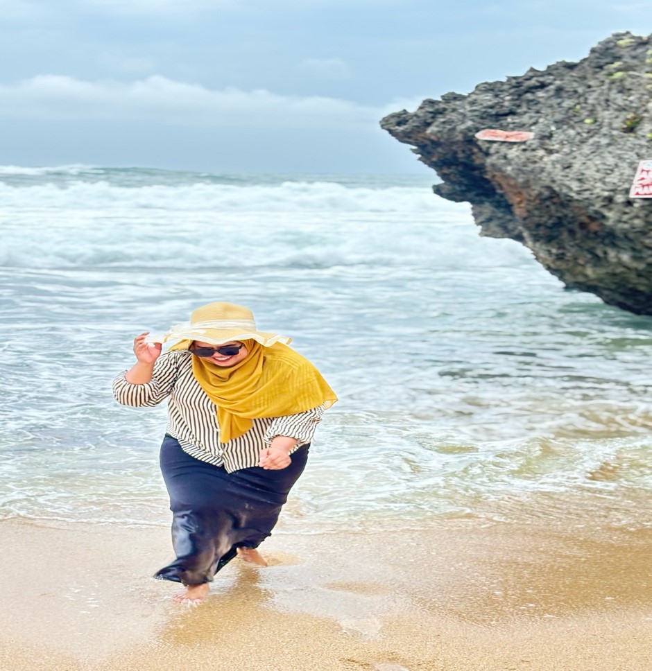 Pantai Kukup, Pesona Alam Gunungkidul yang Menawarkan Ketenangan